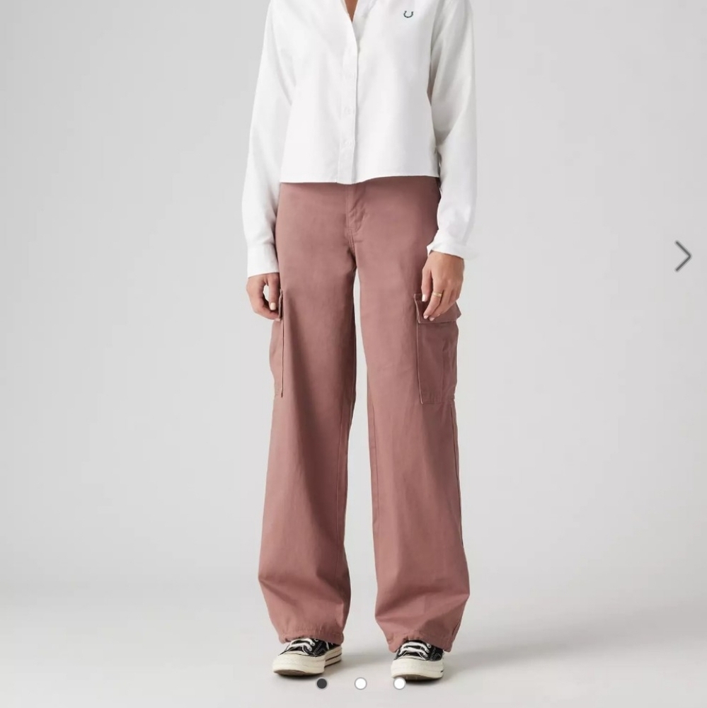 NWT --- Levi's 94 Baggy Cargo Pants